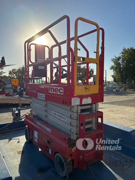 2021 MEC MICRO 26 Scissor Lift