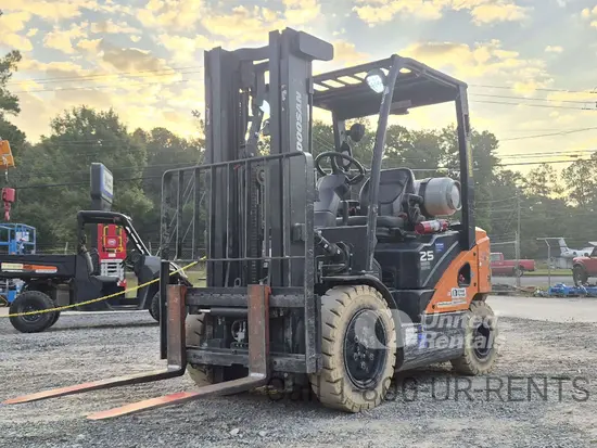 2023 Doosan G25E-7DF Warehouse Forklift