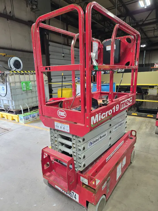 2019 MEC MICRO 19 Scissor Lift