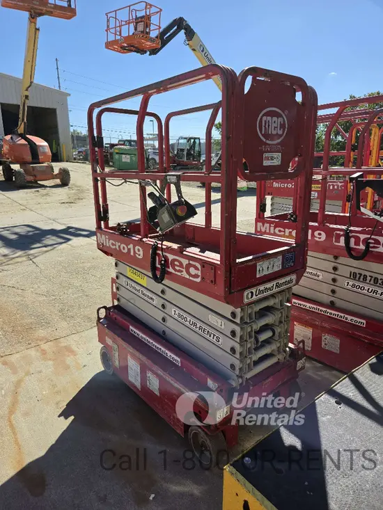2018 MEC MICRO 19 Scissor Lift