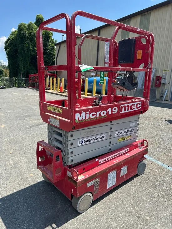 2019 MEC MICRO 19 Scissor Lift