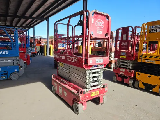 2018 MEC MICRO 19 Scissor Lift