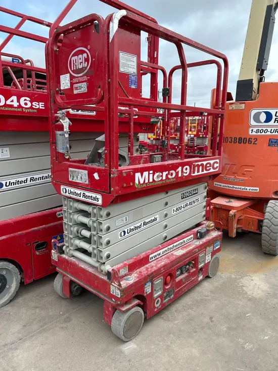 2019 MEC MICRO 19 Scissor Lift