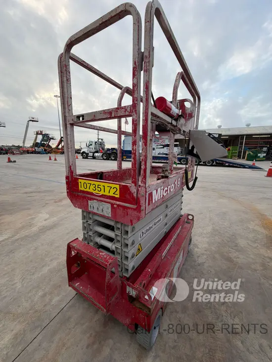 2018 MEC MICRO 19 Scissor Lift