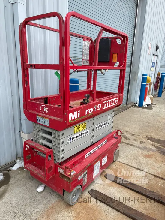 2019 MEC MICRO 19 Scissor Lift