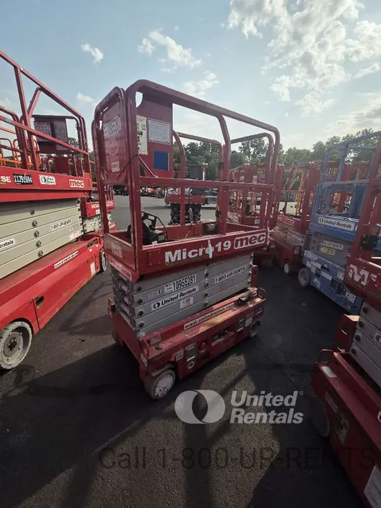 2019 MEC MICRO 19 Scissor Lift