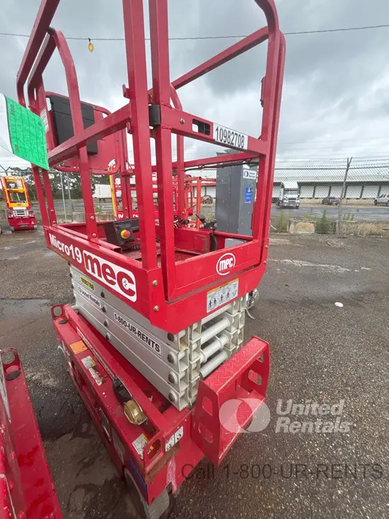 2019 MEC MICRO 19 Scissor Lift