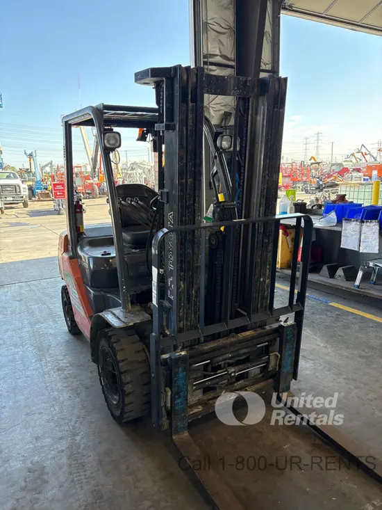 2018 Toyota 8FDU25 Warehouse Forklift
