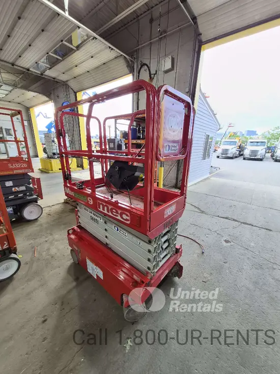 2018 MEC MICRO 19 Scissor Lift
