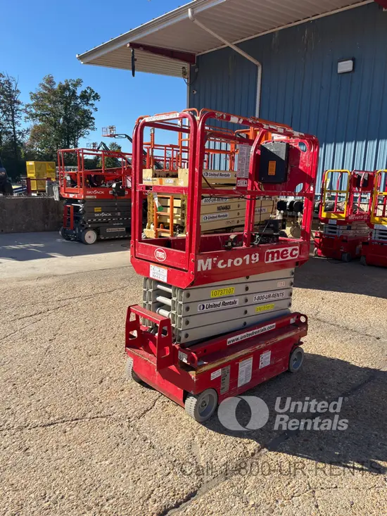2018 MEC MICRO 19 Scissor Lift