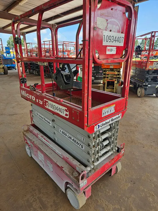 2019 MEC MICRO 19 Scissor Lift