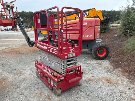 2019 MEC MICRO 19 Scissor Lift