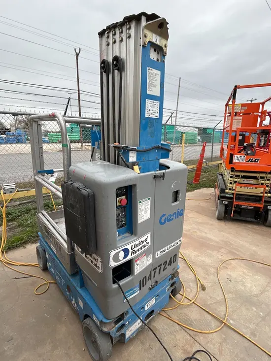 2016 Genie GR-20 Self-Propelled One-Person Lift