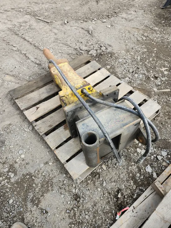 2017 Atlas Copco SB 452 Attachment