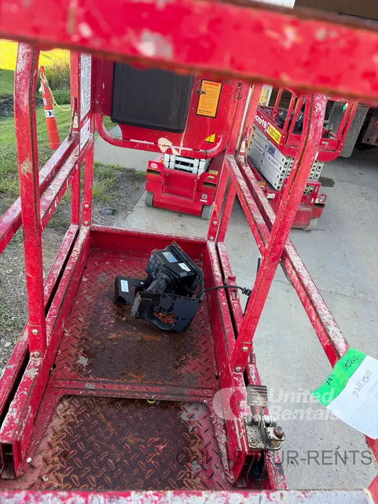 2018 MEC MICRO 19 Scissor Lift