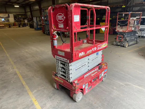2019 MEC MICRO 19 Scissor Lift