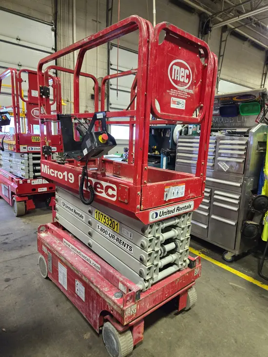2018 MEC MICRO 19 Scissor Lift