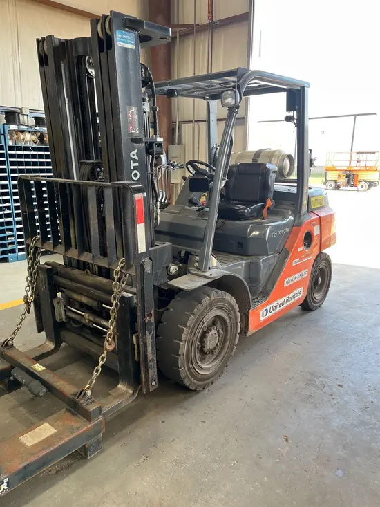 2018 Toyota 8FG35U Warehouse Forklift