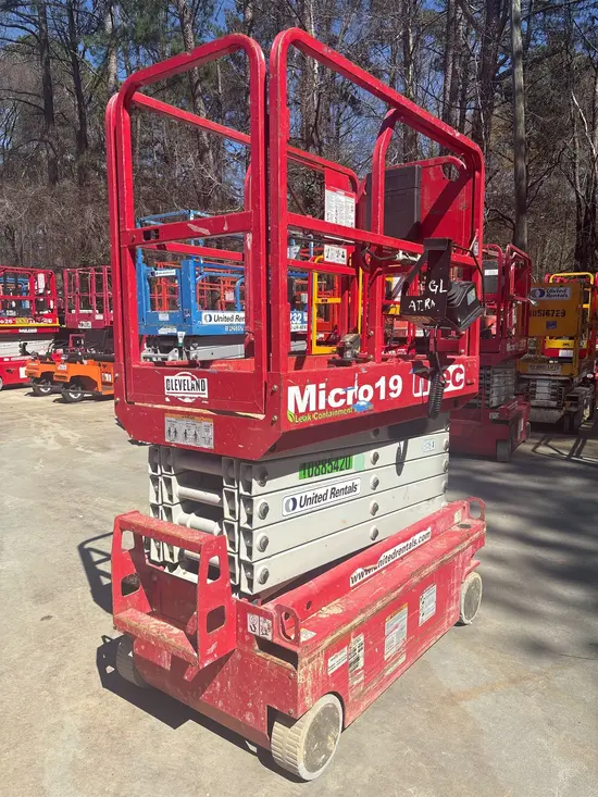 2019 MEC MICRO 19 Scissor Lift