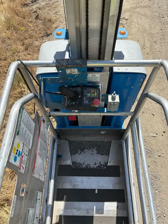 2019 Genie GR-20 Self-Propelled One-Person Lift