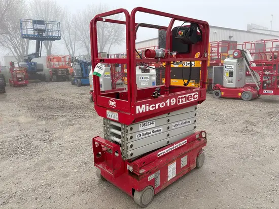 2018 MEC MICRO 19 Scissor Lift