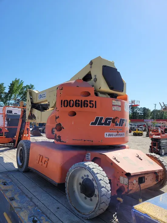 2012 JLG E400AJPN Articulating Boom Lift