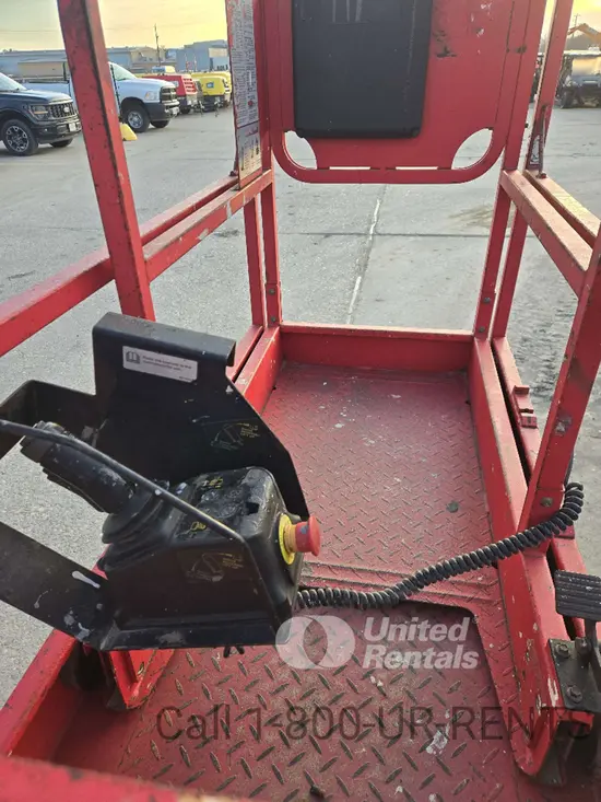 2019 MEC MICRO 19 Scissor Lift