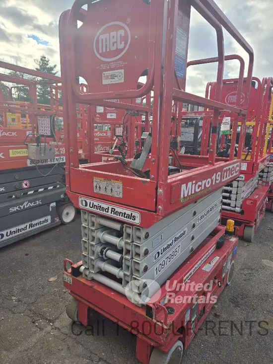 2019 MEC MICRO 19 Scissor Lift