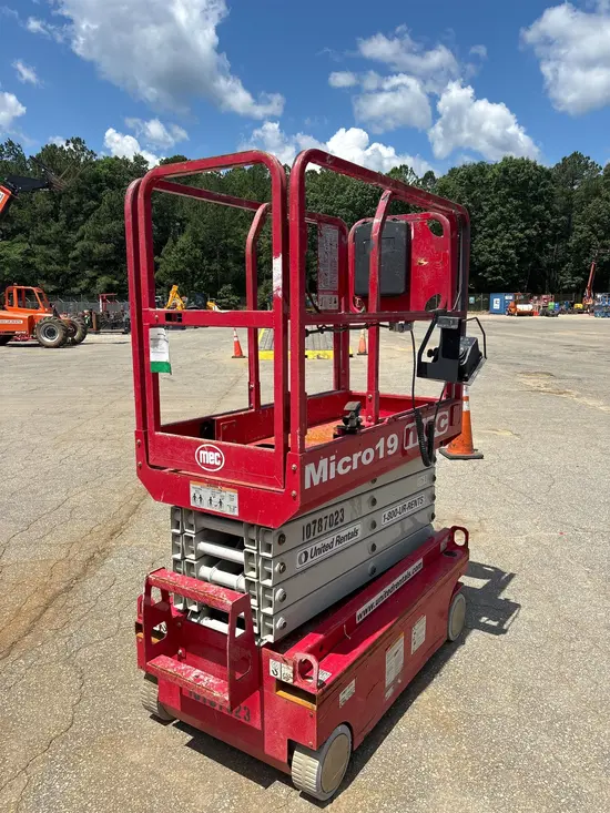 2018 MEC MICRO 19 Scissor Lift