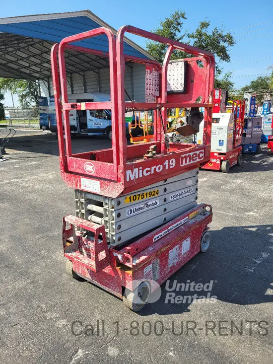 2018 MEC MICRO 19 Scissor Lift