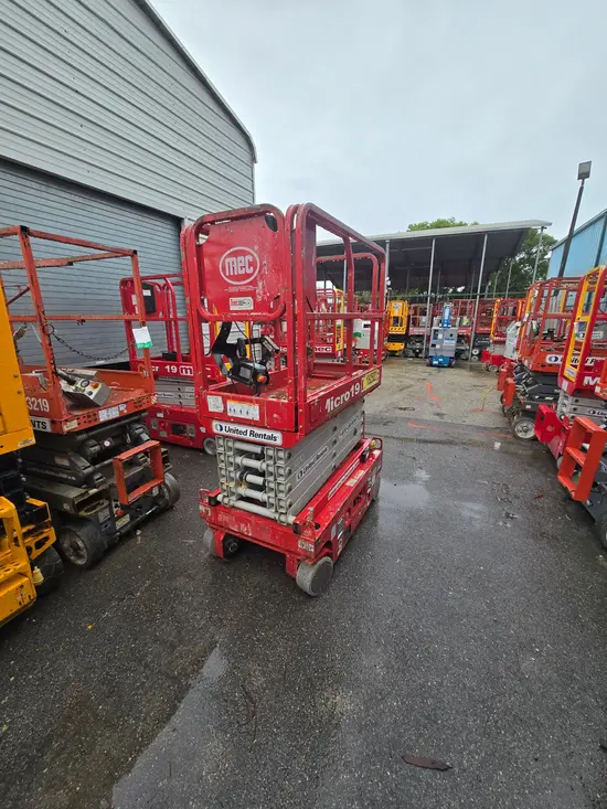2019 MEC MICRO 19 Scissor Lift