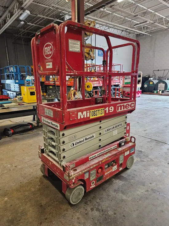 2018 MEC MICRO 19 Scissor Lift