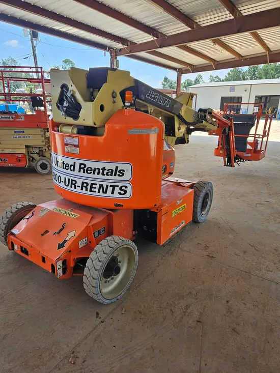 2017 JLG E400AJPN Articulating Boom Lift