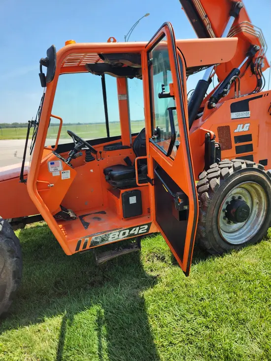 2018 SKYTRAK 8042 Forklift
