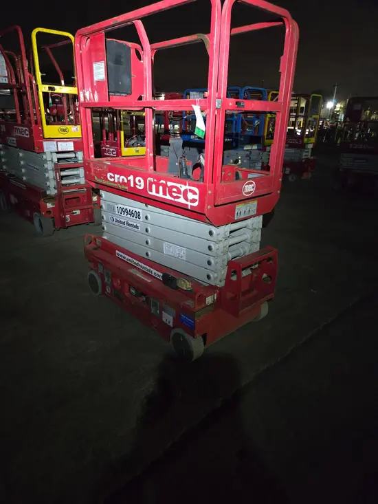 2019 MEC MICRO 19 Scissor Lift
