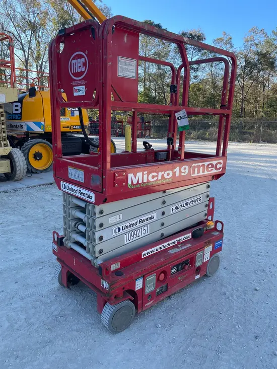 2018 MEC MICRO 19 Scissor Lift