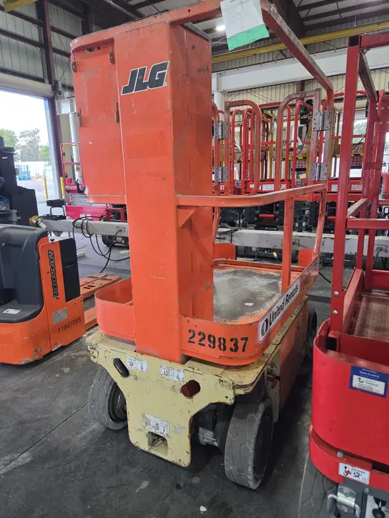 2019 JLG 1230ES Self-Propelled One-Person Lift