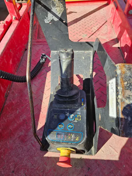2021 MEC MICRO 19 Scissor Lift