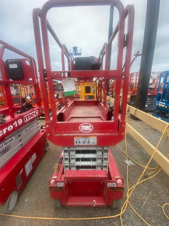 2019 MEC MICRO 19 Scissor Lift