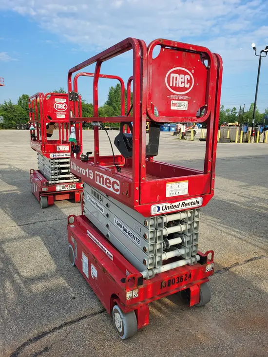 2018 MEC MICRO 19 Scissor Lift
