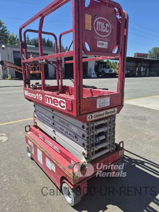 2018 MEC MICRO 19 Scissor Lift
