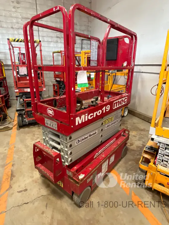 2018 MEC MICRO 19 Scissor Lift