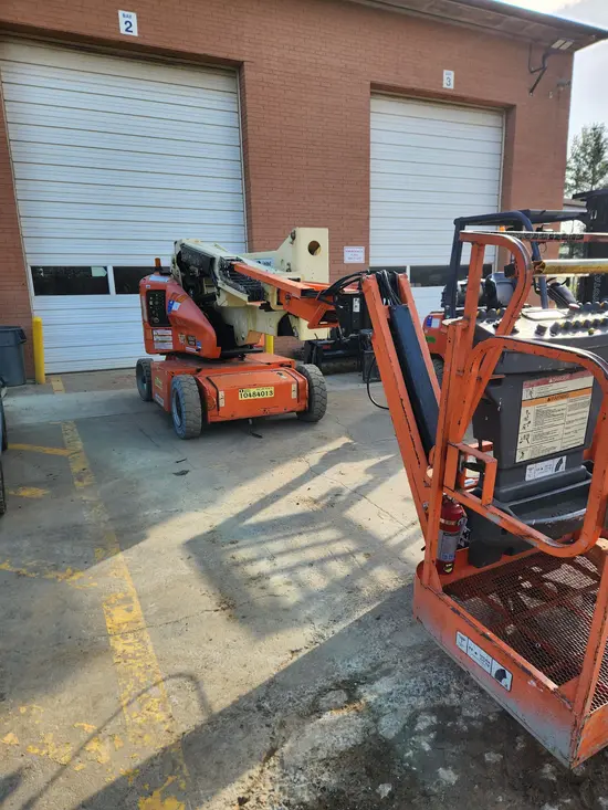 2016 JLG E400AJPN Articulating Boom Lift