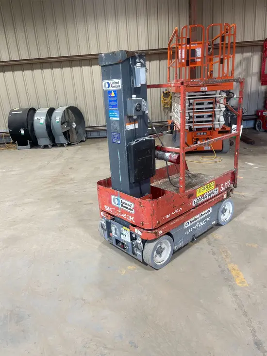 2015 Skyjack SJ12 Self-Propelled One-Person Lift