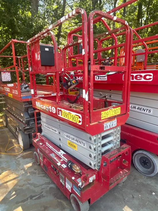 2019 MEC MICRO 19 Scissor Lift