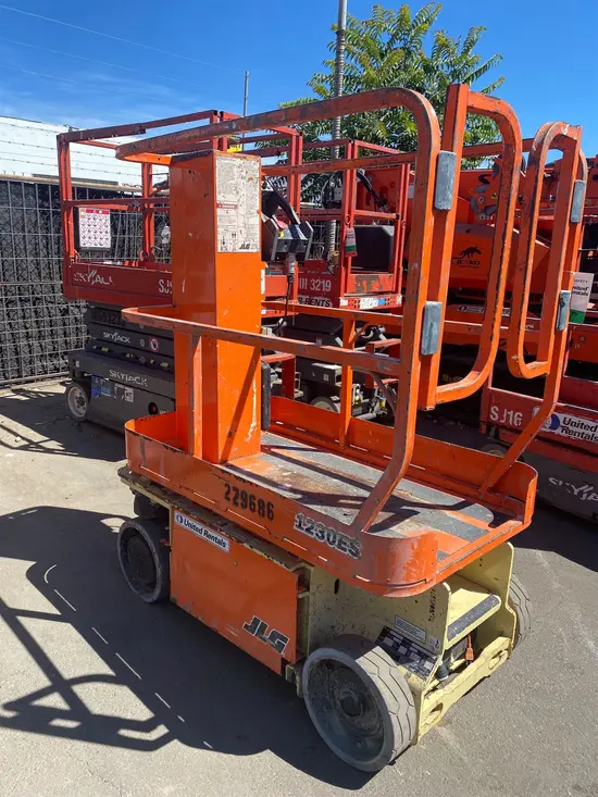 2019 JLG 1230ES Self-Propelled One-Person Lift