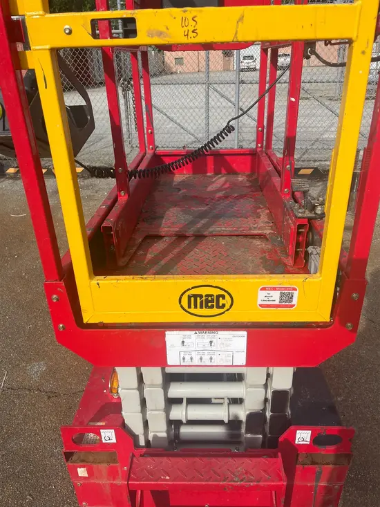 2022 MEC MICRO 19 Scissor Lift