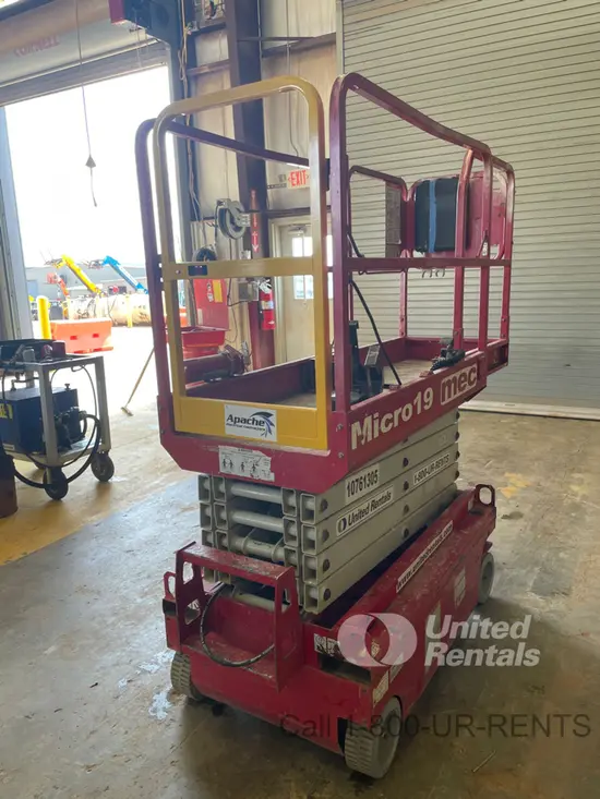2018 MEC MICRO 19 Scissor Lift