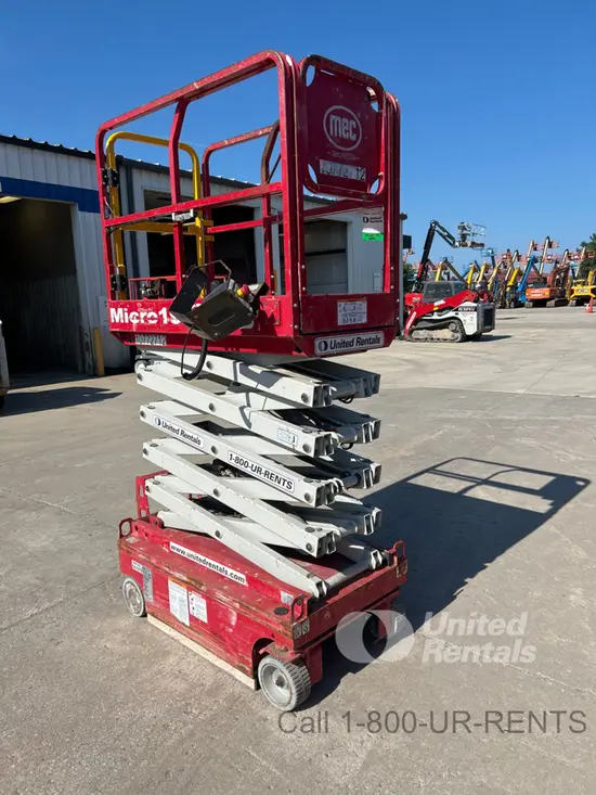 2018 MEC MICRO 19 Scissor Lift