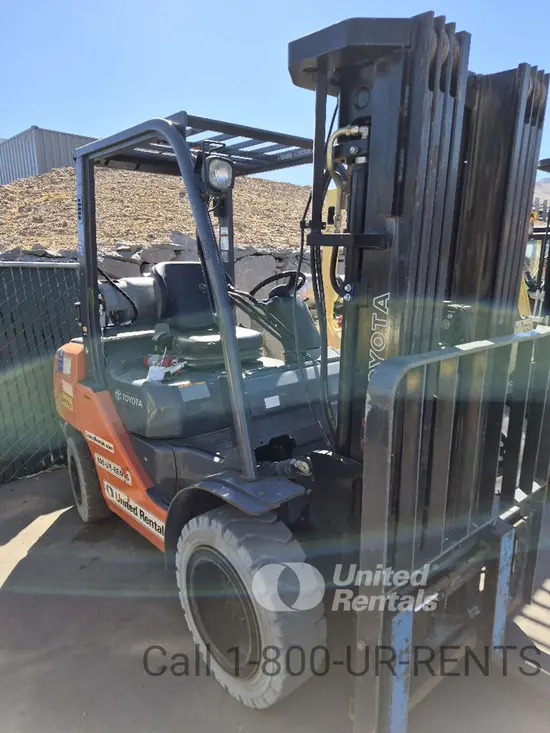 2019 Toyota 8FGU30 Warehouse Forklift